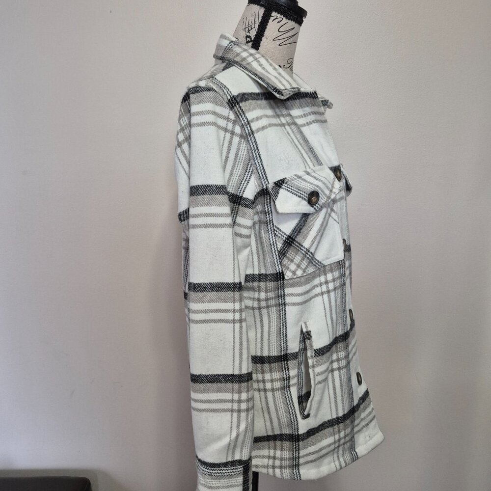 Shacket - Picture 5 of 11